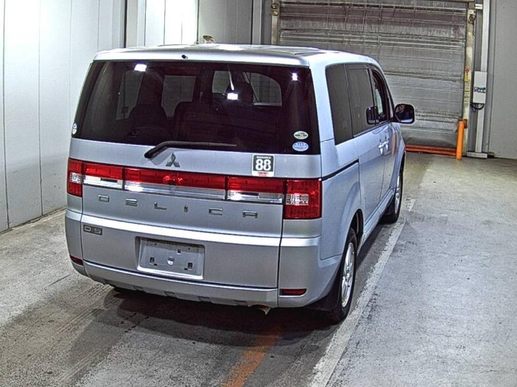 MITSUBISHI DELICA D:5