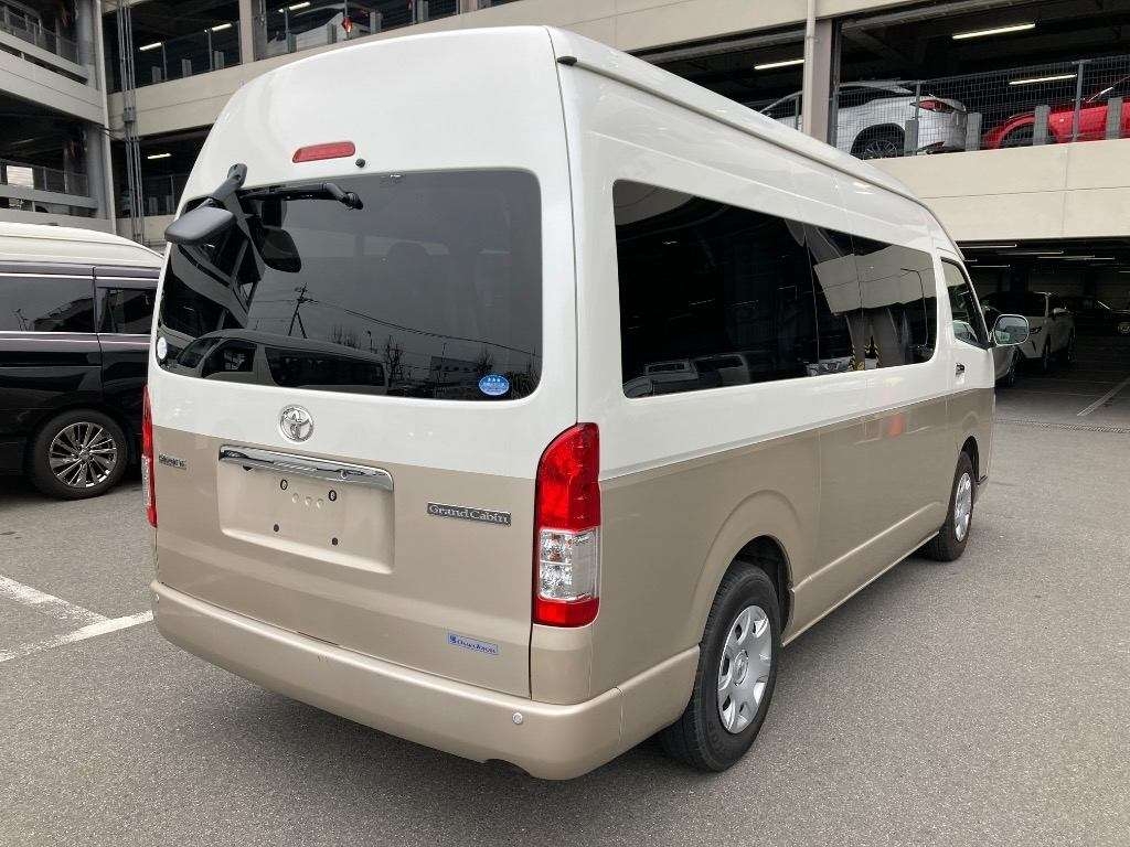 TOYOTA HIACE
