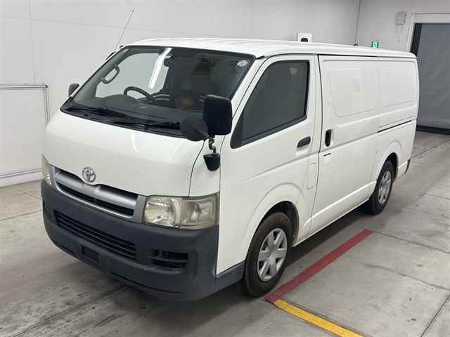 TOYOTA REGIUS ACE