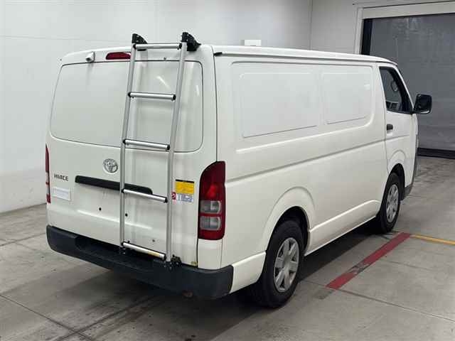 TOYOTA REGIUS ACE