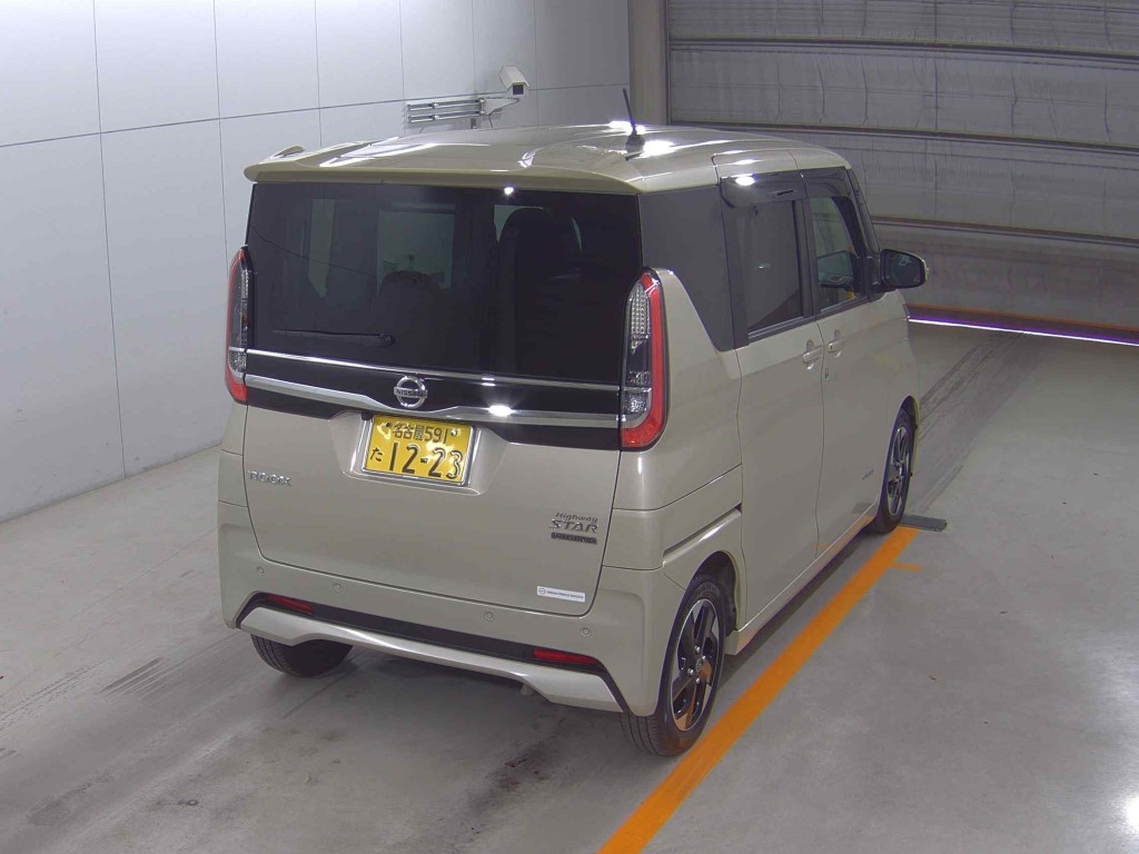 NISSAN ROOX