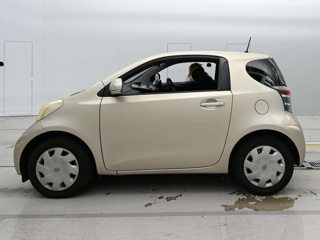 TOYOTA IQ
