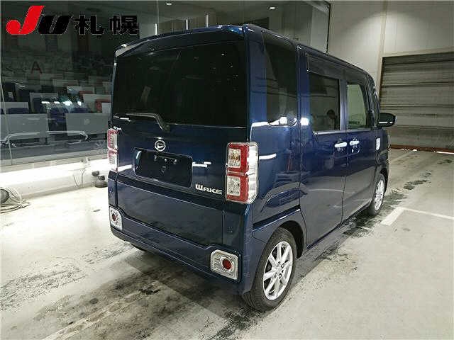 DAIHATSU WAKE