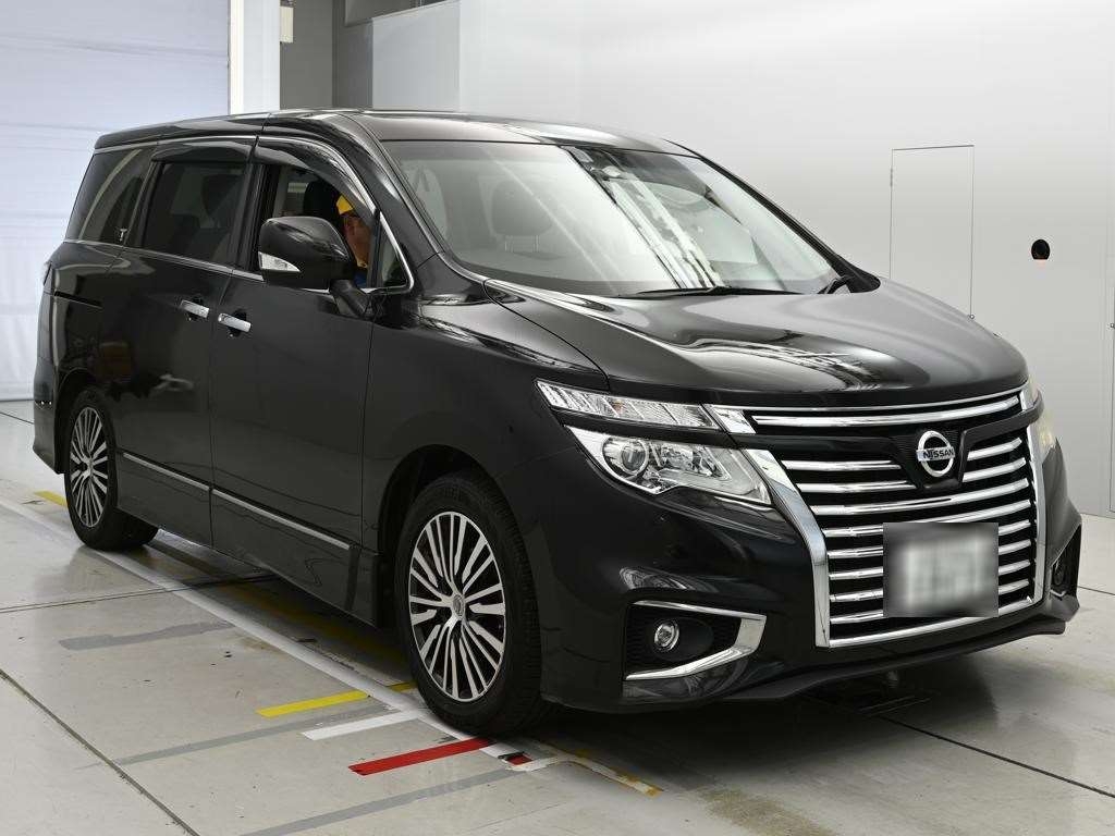 NISSAN ELGRAND