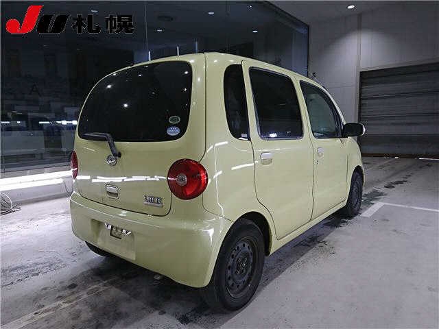 DAIHATSU MOVE LATTE