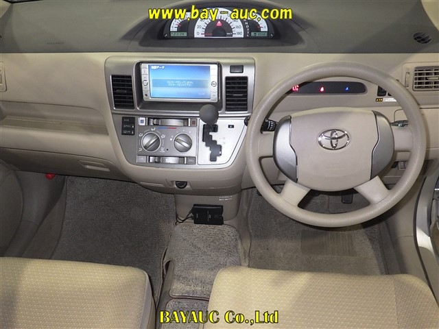 TOYOTA RAUM