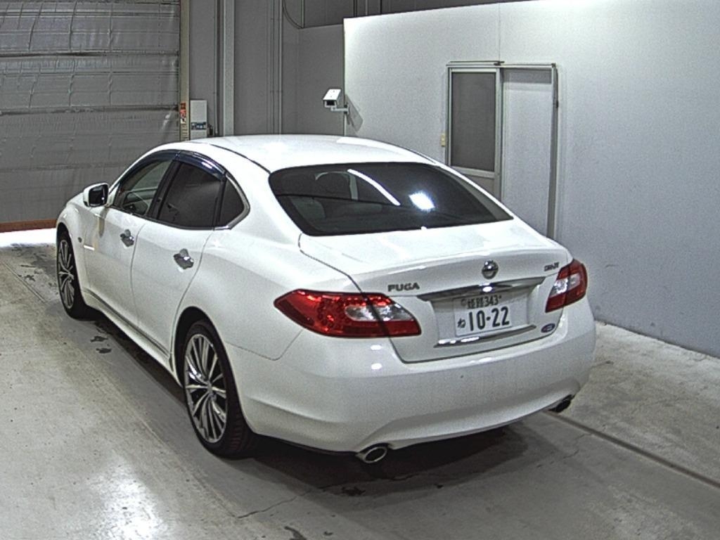 NISSAN FUGA