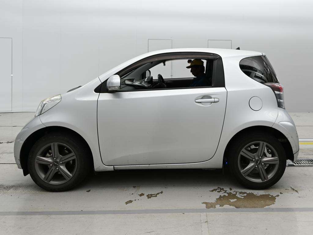 TOYOTA IQ