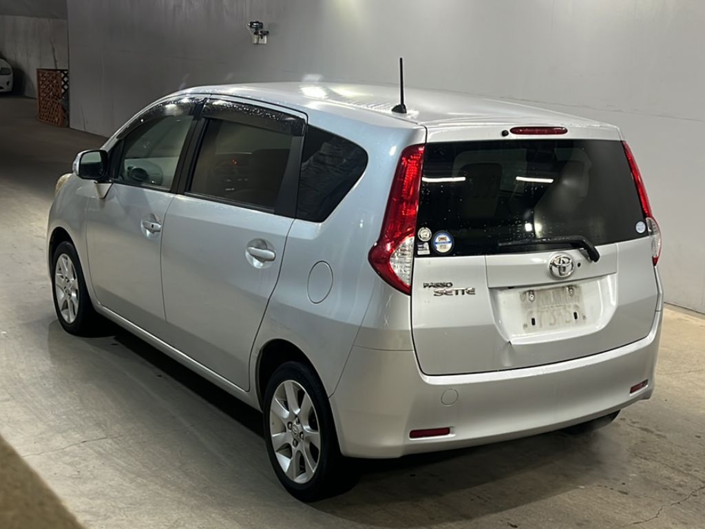 TOYOTA PASSO SETTE