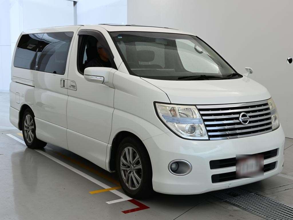NISSAN ELGRAND