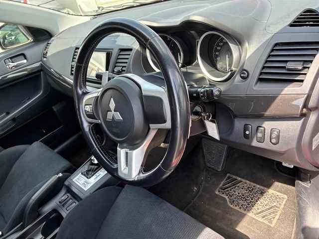 MITSUBISHI LANCER EVOLUTION