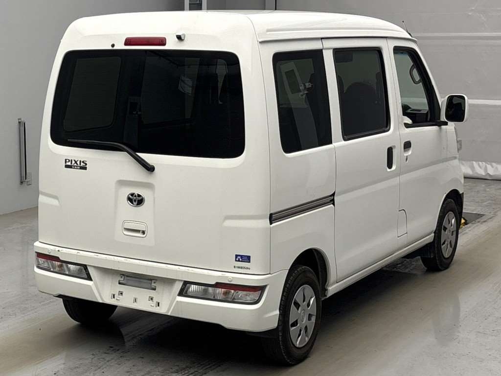 TOYOTA PIXIS VAN