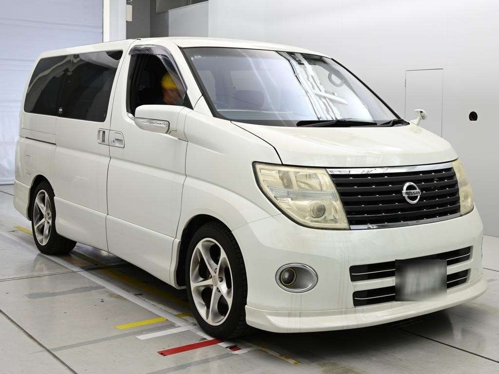 NISSAN ELGRAND