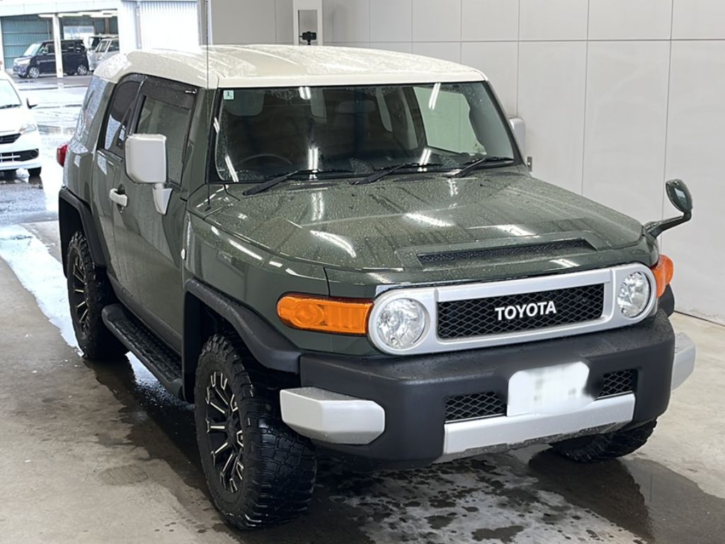 TOYOTA FJ CRUISER