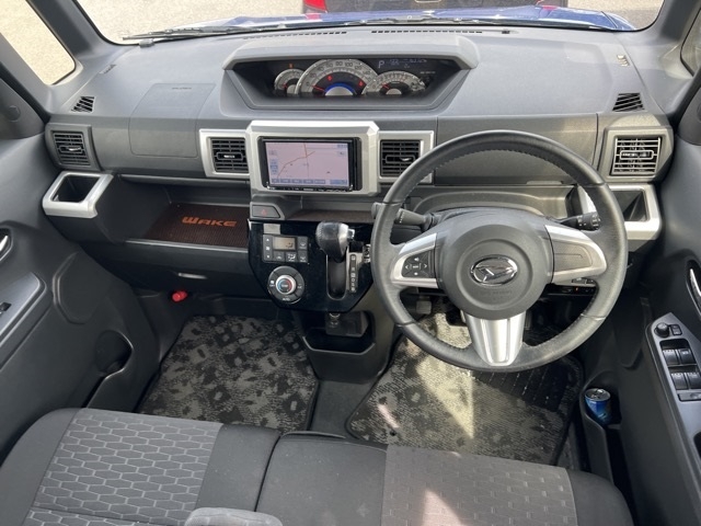 DAIHATSU WAKE