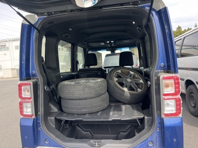 DAIHATSU WAKE