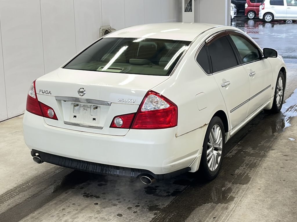NISSAN FUGA