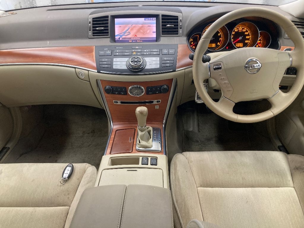 NISSAN FUGA