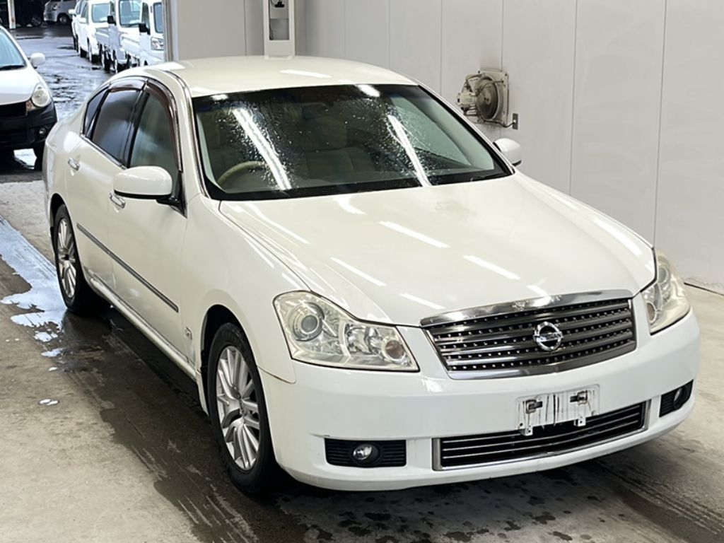 NISSAN FUGA