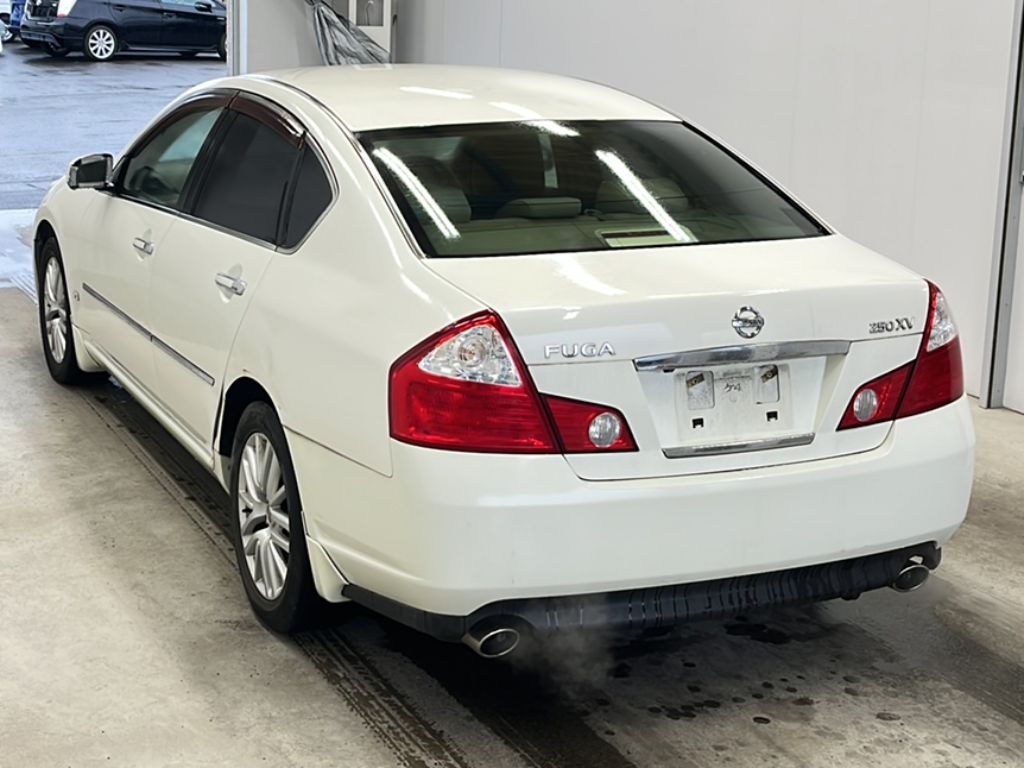 NISSAN FUGA