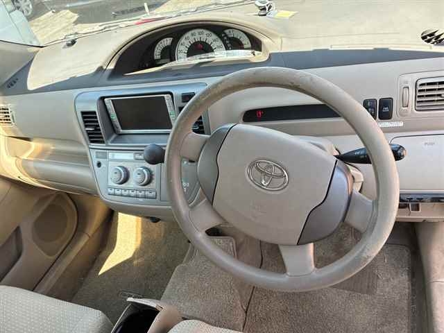 TOYOTA RAUM