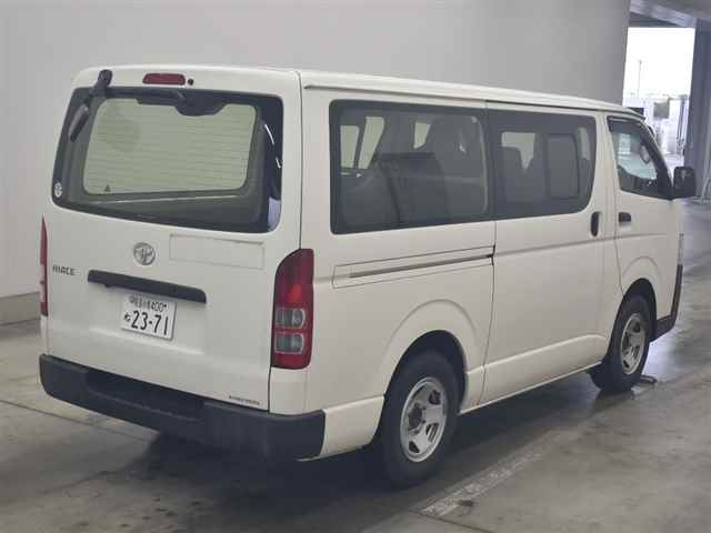 TOYOTA REGIUS ACE