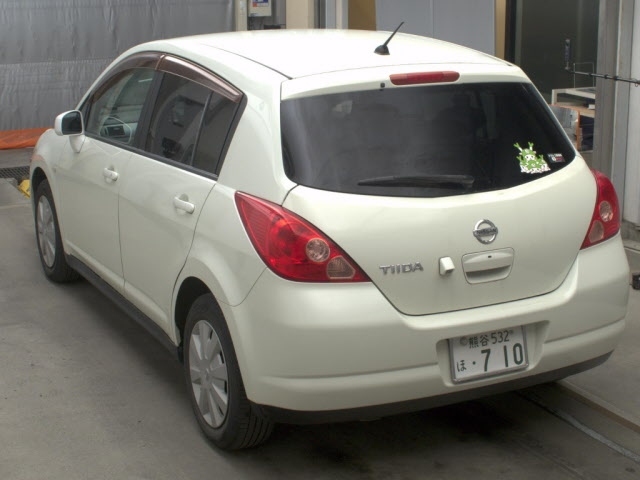 NISSAN TIIDA