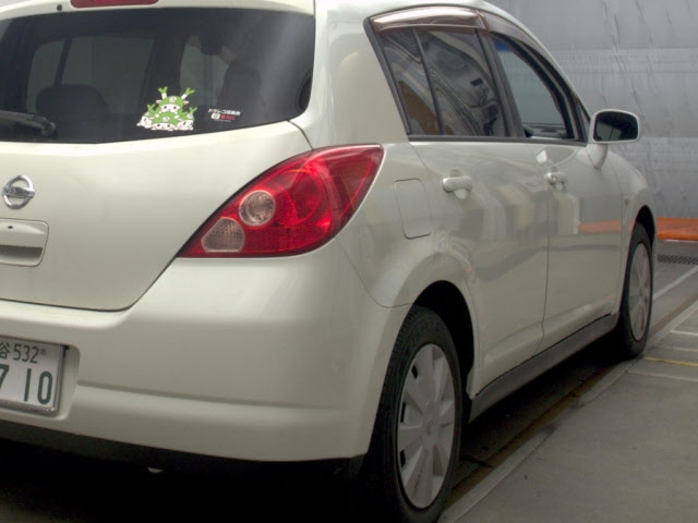 NISSAN TIIDA