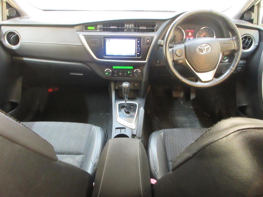 TOYOTA AURIS