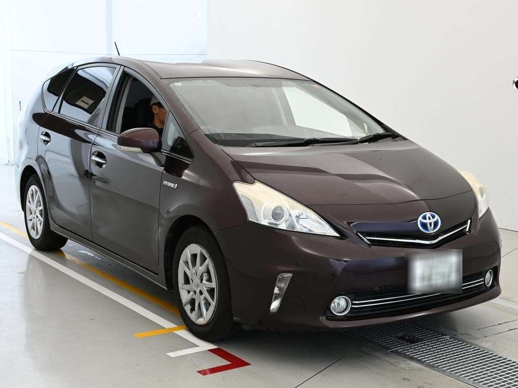 TOYOTA PRIUS ALPHA