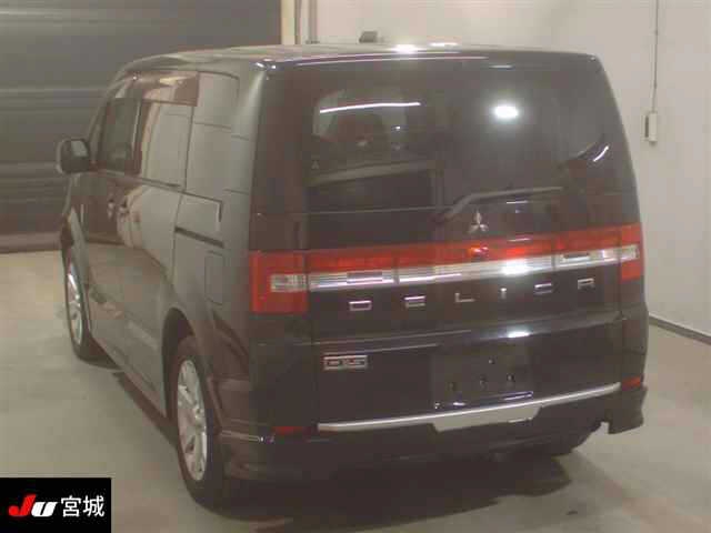 MITSUBISHI DELICA D:5