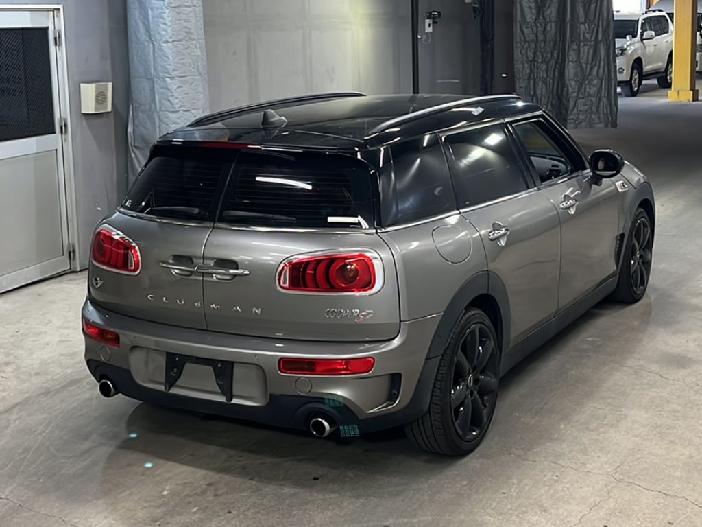 MINI CLUBMAN
