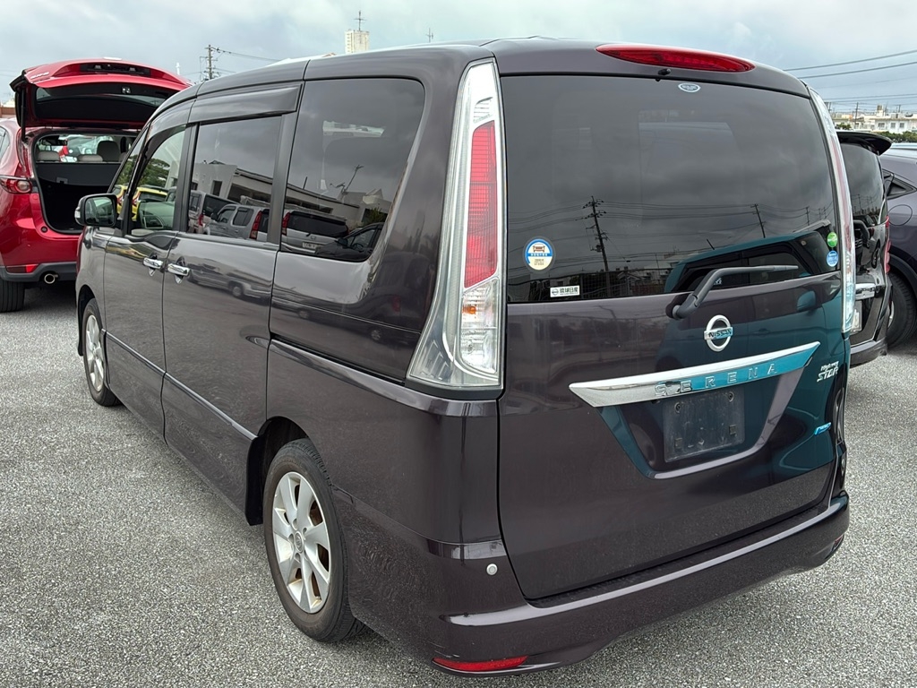 NISSAN SERENA