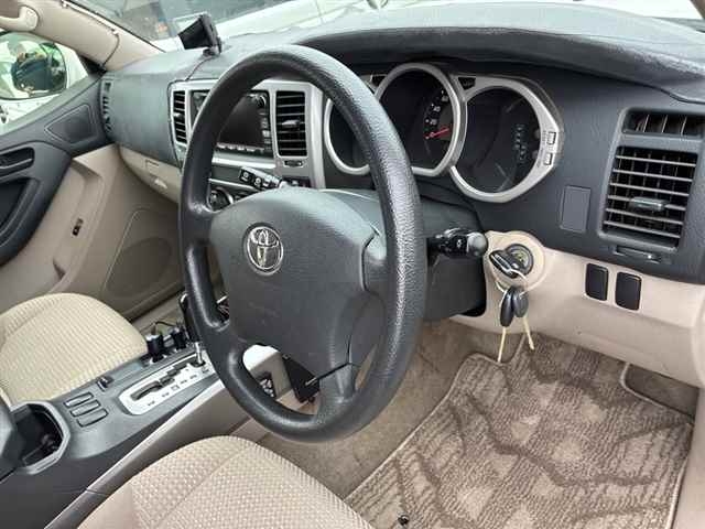TOYOTA HILUX SURF
