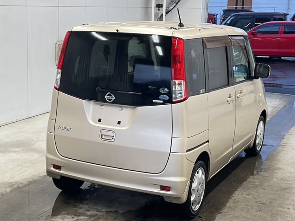 NISSAN ROOX