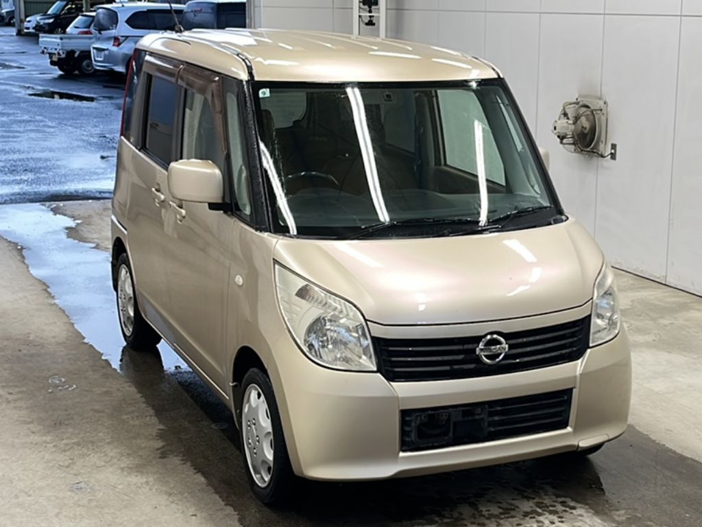 NISSAN ROOX