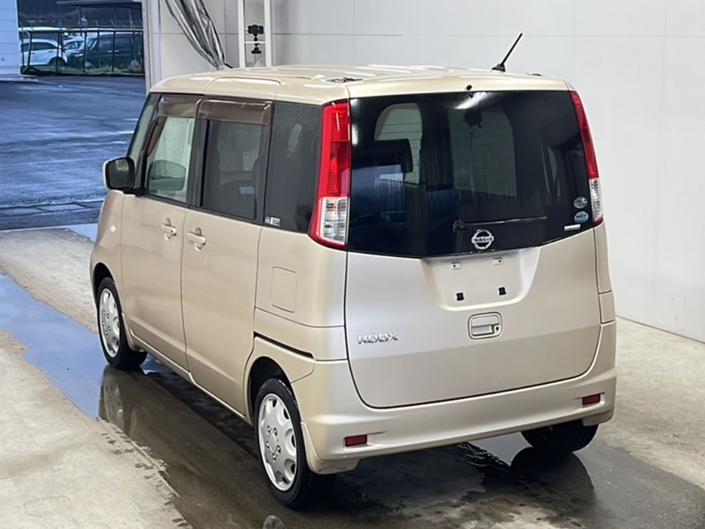 NISSAN ROOX