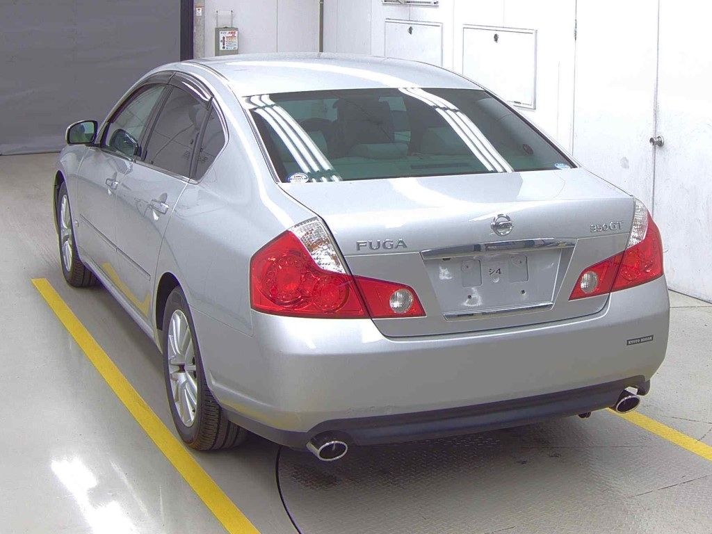 NISSAN FUGA