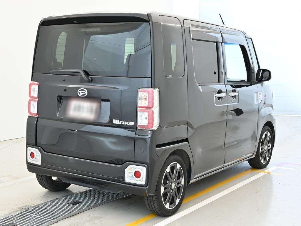 DAIHATSU WAKE