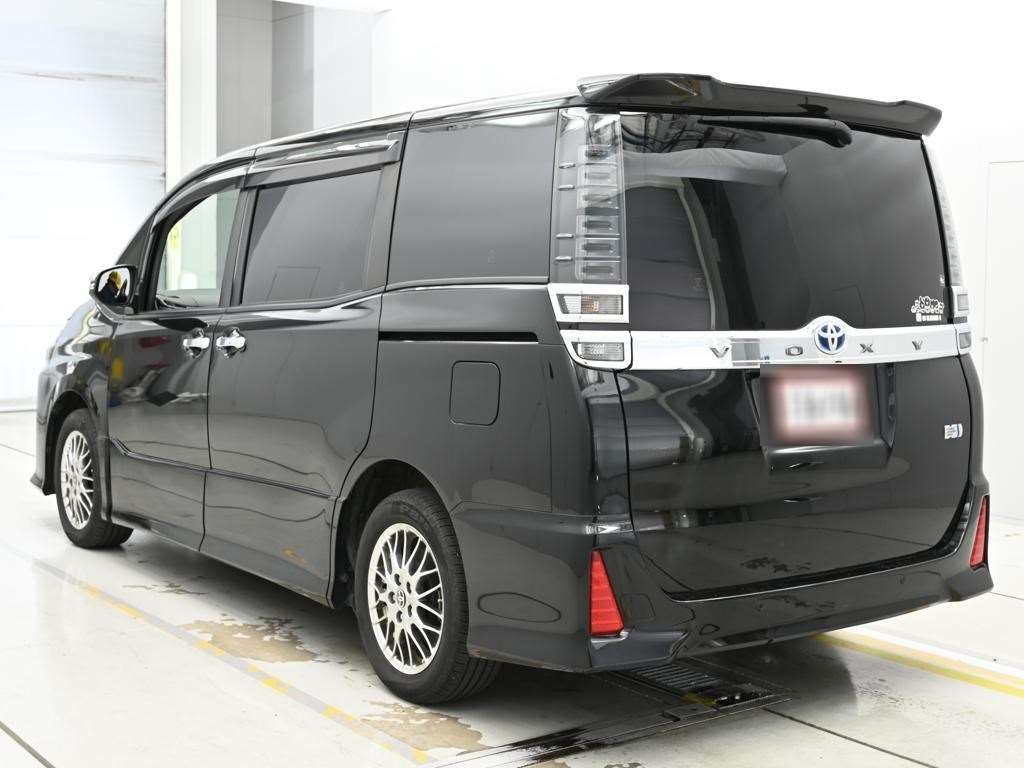TOYOTA VOXY
