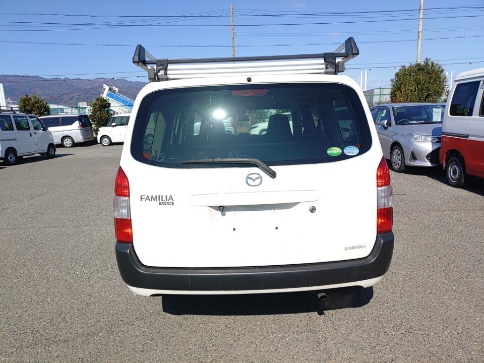 MAZDA FAMILIA