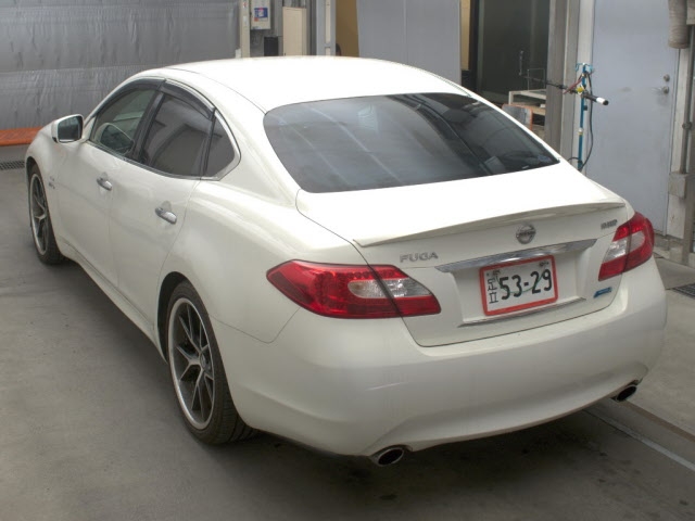 NISSAN FUGA