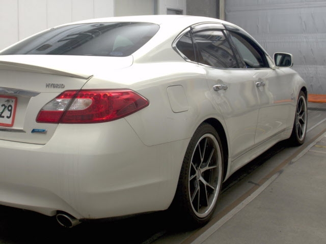NISSAN FUGA