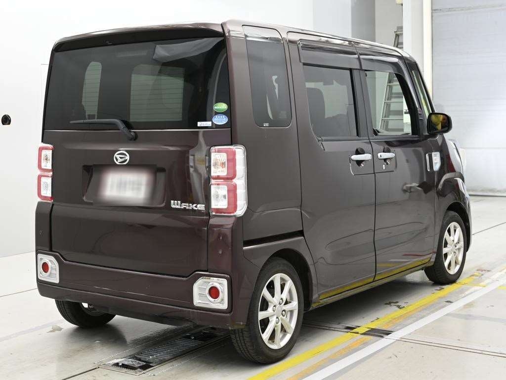 DAIHATSU WAKE