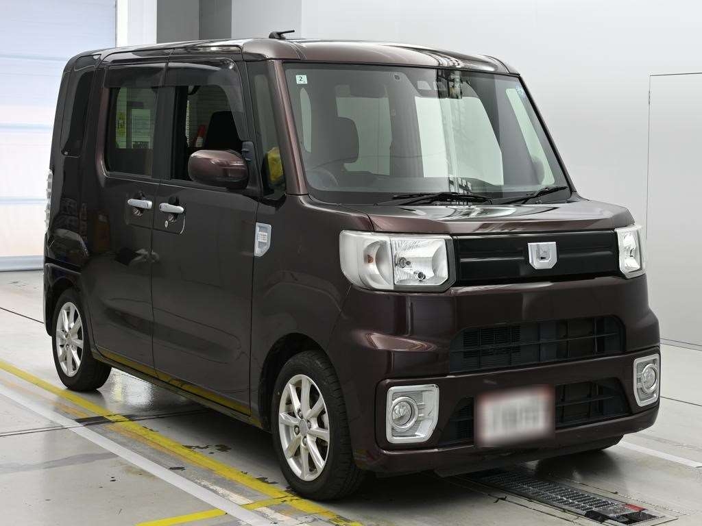 DAIHATSU WAKE