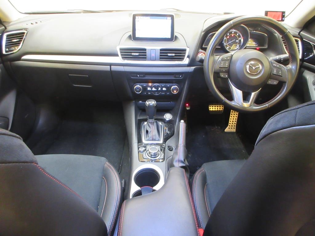 MAZDA AXELA