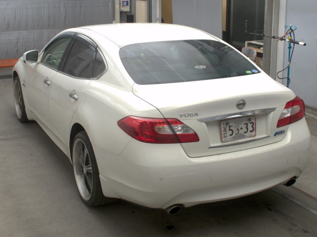 NISSAN FUGA