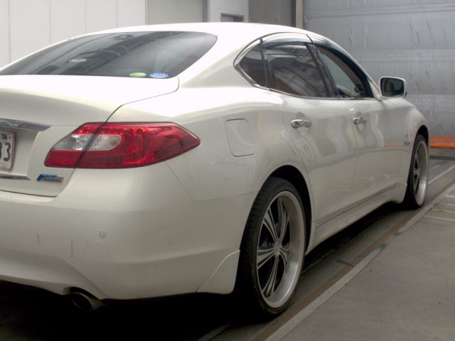 NISSAN FUGA