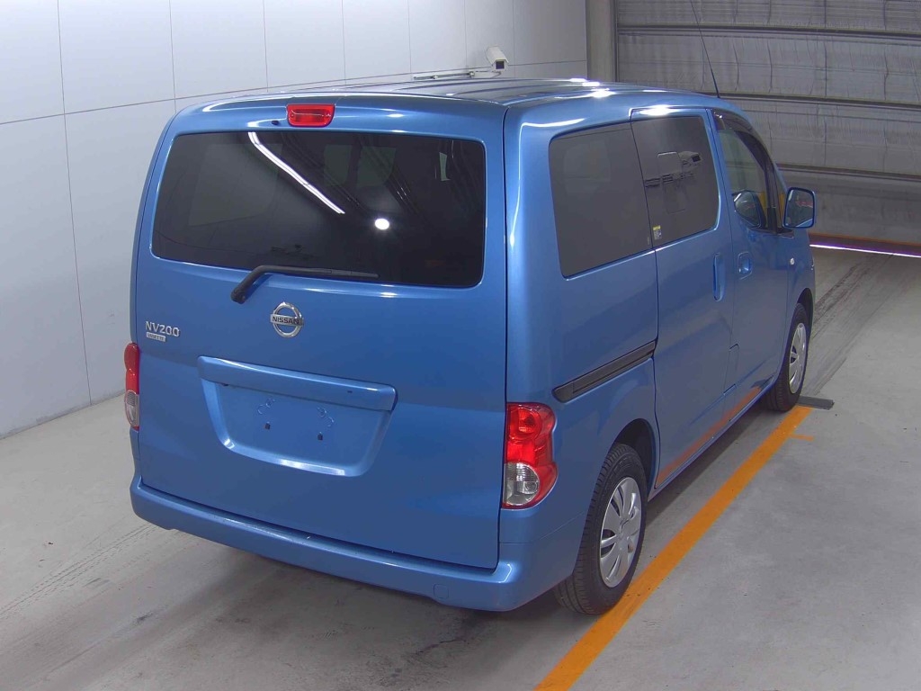 NISSAN NV200