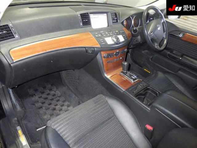 NISSAN FUGA